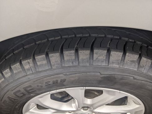 Certified 2021 Chevrolet Equinox LS w/ LS Convenience Package image 13