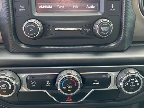 Used 2021 Jeep Gladiator Sport AWD/4WD image 17