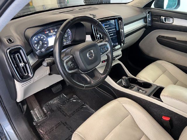 Used 2019 Volvo XC40 T5 Momentum AWD/4WD image 27