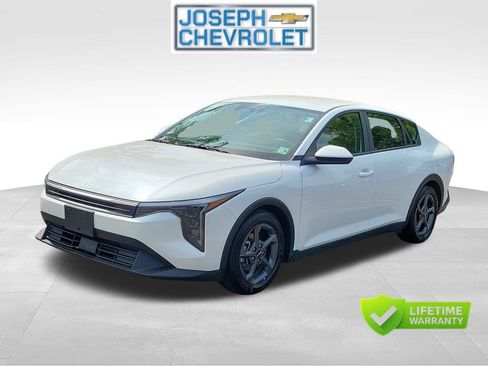 Used 2025 Kia K4 FWD image 2