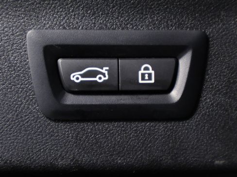 Used 2023 BMW X4 xDrive30i w/ Convenience Package image 17