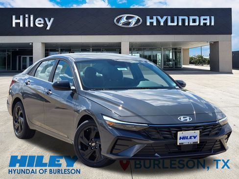 New 2026 Hyundai Elantra SEL Sport Premium FWD image 2