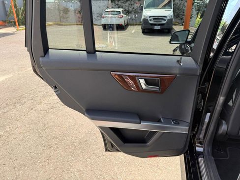 Used 2012 Mercedes-Benz GLK 350 4MATIC image 15