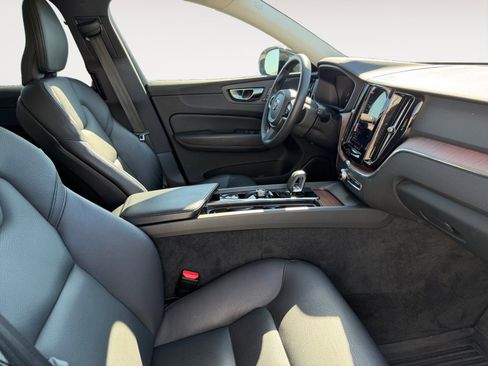 Used 2023 Volvo XC60 B5 Plus w/ Protection Package Premier image 15