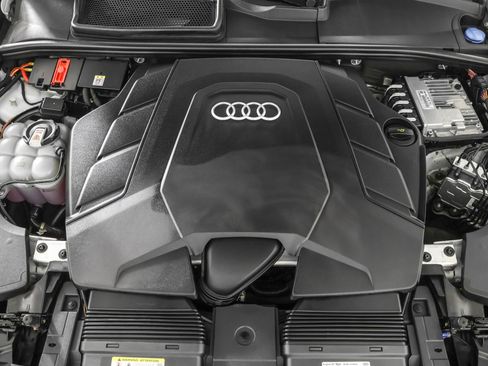 Used 2022 Audi Q8 Premium Plus w/ Premium Plus Package image 53