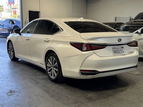 Used 2021 Lexus ES 300h w/ Accessory Package 2 FWD image 2