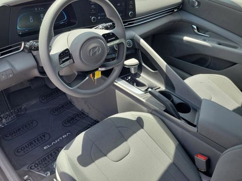 New 2026 Hyundai Elantra SE image 8