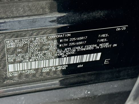 Used 2025 Toyota RAV4 LE AWD/4WD image 12