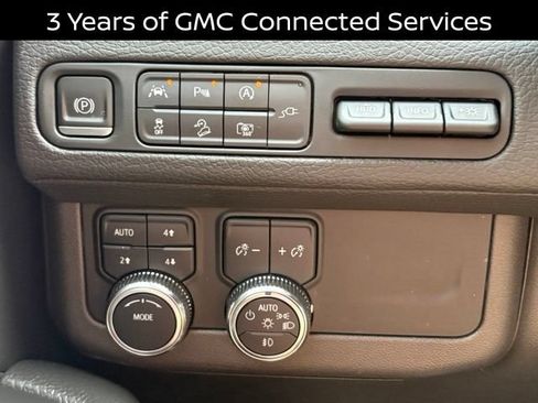 Used 2022 GMC Yukon Denali AWD/4WD image 21
