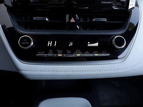 Certified 2022 Toyota Corolla SE w/ Carpet Mat Package (TMS) image 36