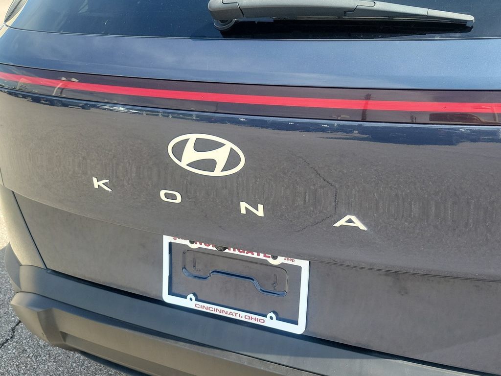 Used 2025 Hyundai Kona SEL FWD image 7
