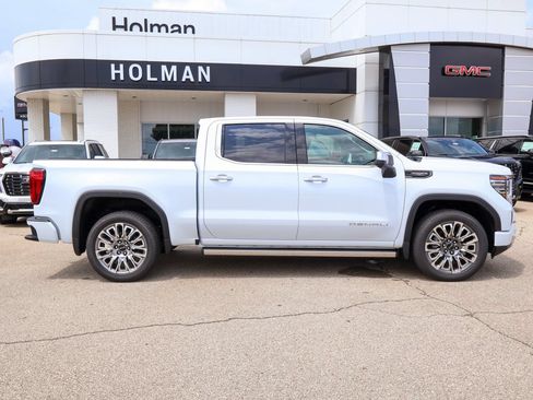 New 2026 GMC Sierra 1500 Denali Ultimate w/ LPO, Black Badging Package AWD/4WD image 2
