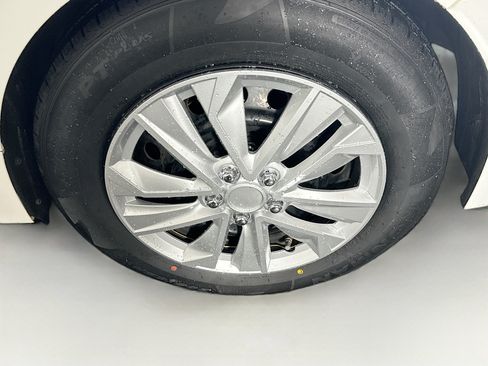 Used 2020 Toyota Corolla LE FWD image 11