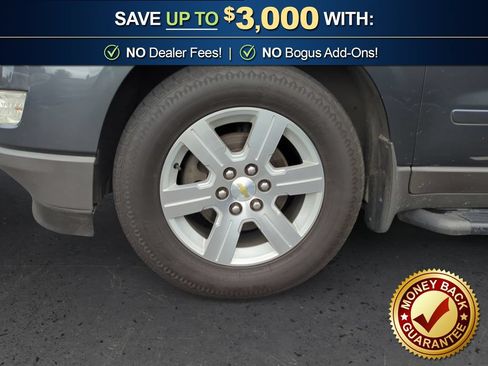Used 2011 Chevrolet Traverse LT FWD image 13