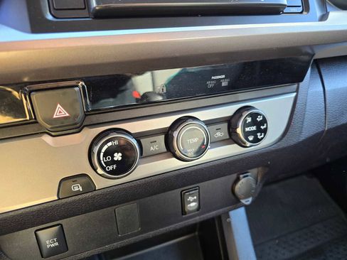 Certified 2016 Toyota Tacoma SR5 w/ SR5 Appearance Package (SN) image 25