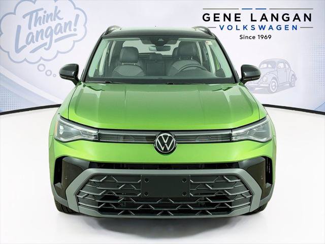 New 2027 Volkswagen Taos SE AWD/4WD image 2