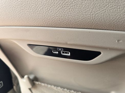 Used 2021 Chrysler Pacifica Touring-L FWD image 24