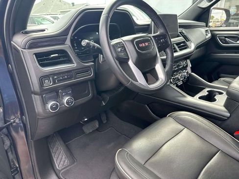 Used 2023 GMC Yukon XL SLT image 25