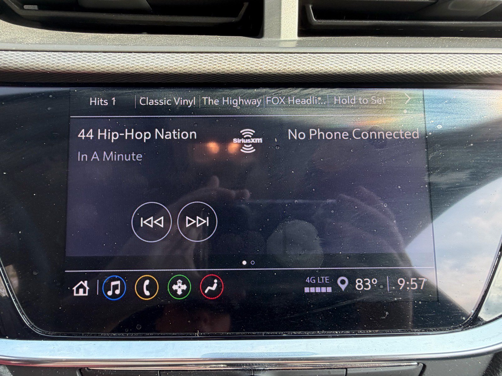 Used 2023 Buick Encore GX Essence w/ Experience Buick Package FWD image 37