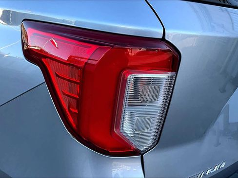 Used 2022 Ford Explorer Platinum w/ Equipment Group 601A image 27