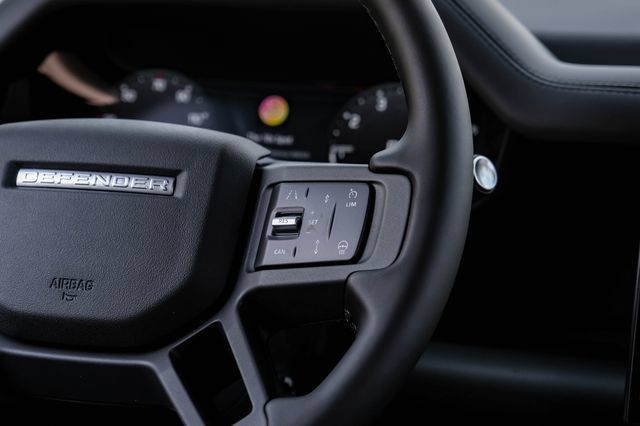 New 2026 Land Rover Defender 110 X-Dynamic SE AWD/4WD image 23