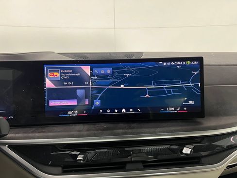Used 2025 BMW X5 xDrive40i w/ M Sport Package AWD/4WD image 33