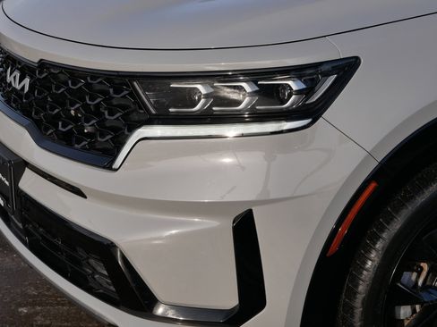 Certified 2022 Kia Sorento SX image 16