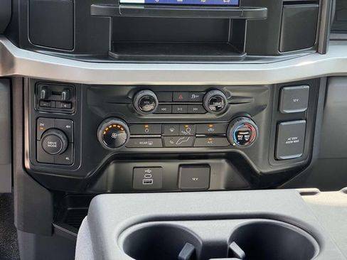 New 2025 Ford F550 4x4 Supercab Super Duty image 14