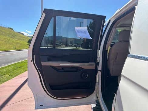 Used 2022 Ford Expedition Max Limited AWD/4WD image 22