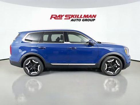 Used 2023 Kia Telluride S w/ S Sunroof Package image 8