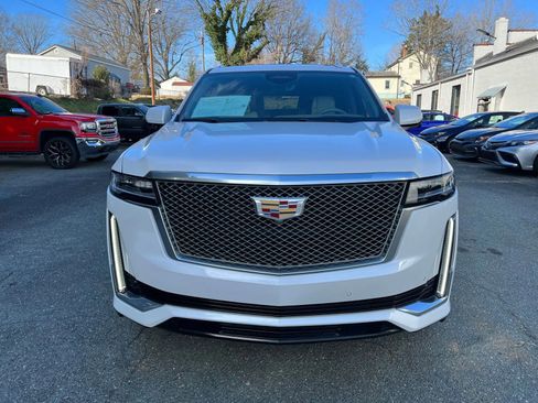 Used 2023 Cadillac Escalade ESV Premium Luxury Platinum image 2