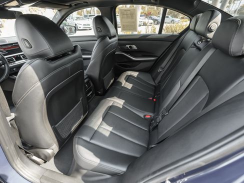 Used 2022 BMW 330i Sedan w/ Premium Package image 35