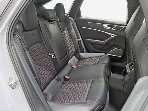 Used 2025 Audi RS 6 performance image 33