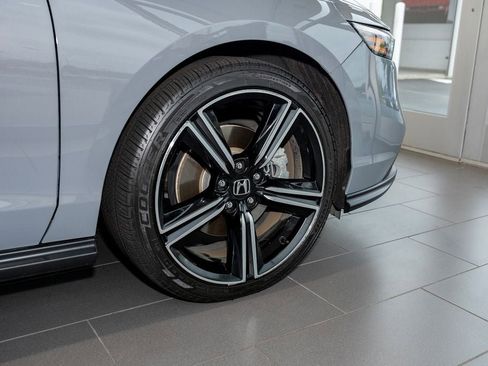 Used 2023 Honda Accord Sport image 4
