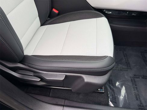 Used 2025 Chevrolet Equinox EV LT image 15