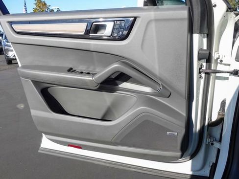 Used 2019 Porsche Cayenne image 21