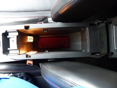 Used 2017 Chevrolet Equinox LT w/ Midnight Edition image 39