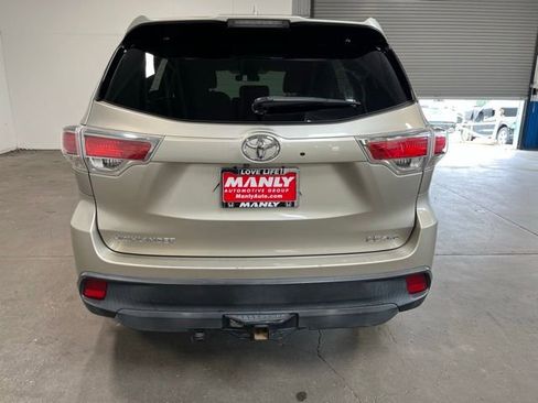 Used 2015 Toyota Highlander Plus AWD/4WD image 4