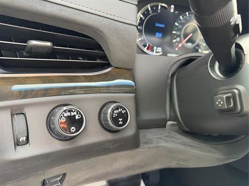 Used 2018 Cadillac Escalade Platinum image 52