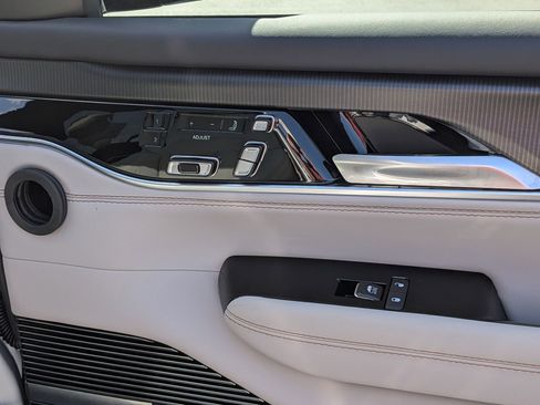 New 2026 Jeep Grand Wagoneer Summit AWD/4WD image 34