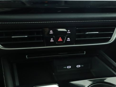 Used 2024 Volkswagen Atlas SE image 20