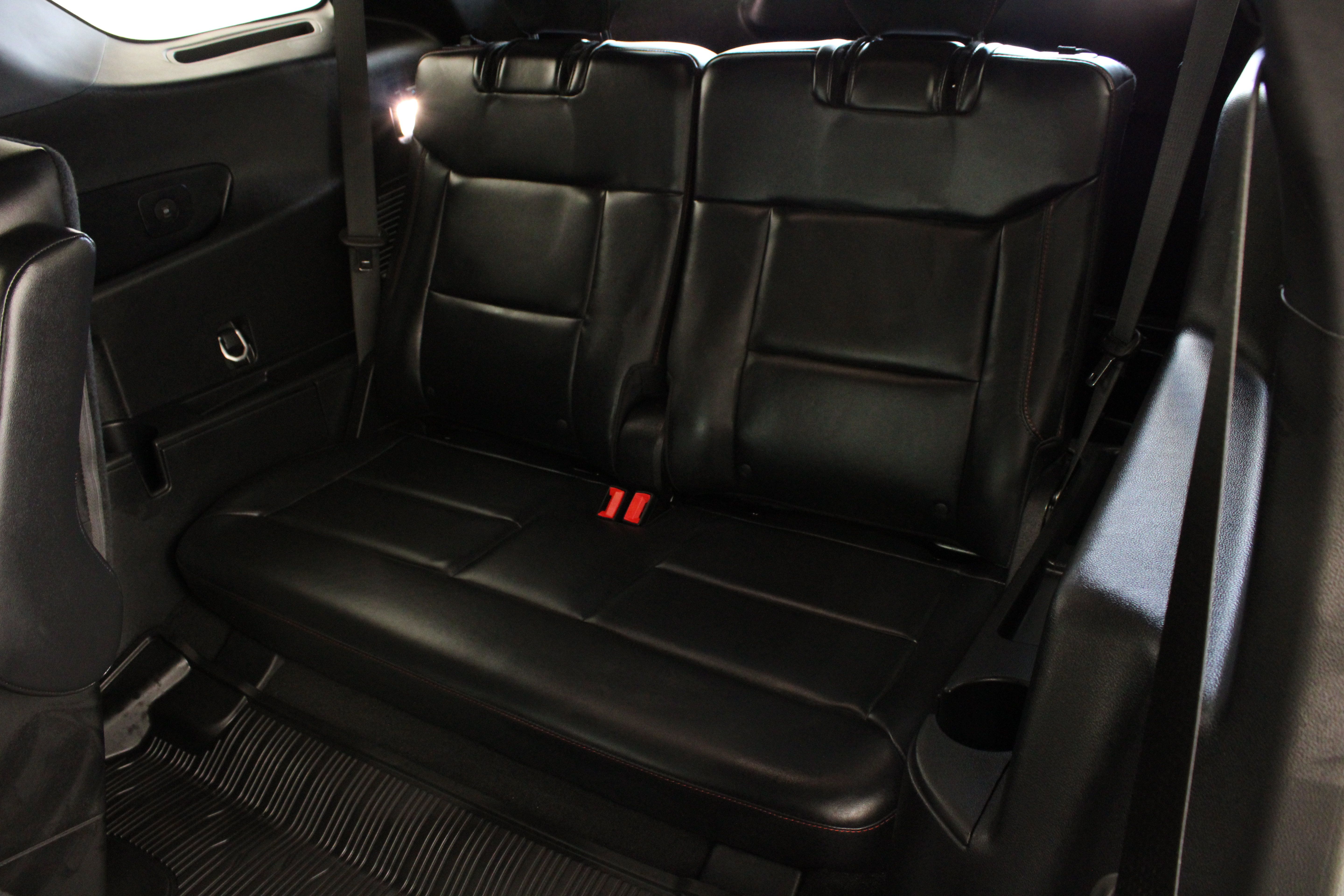 Used 2025 Ford Explorer ST-Line w/ Premium Package RWD image 32