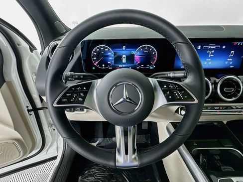 Certified 2026 Mercedes-Benz GLA 250 image 11