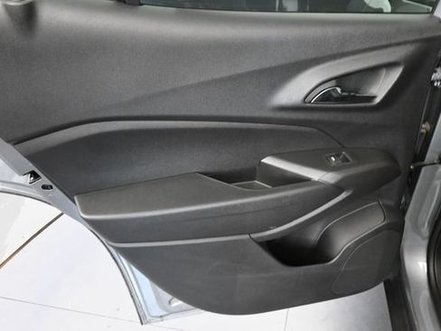 Used 2025 Chevrolet Trax ACTIV w/ Sunroof Package FWD image 28