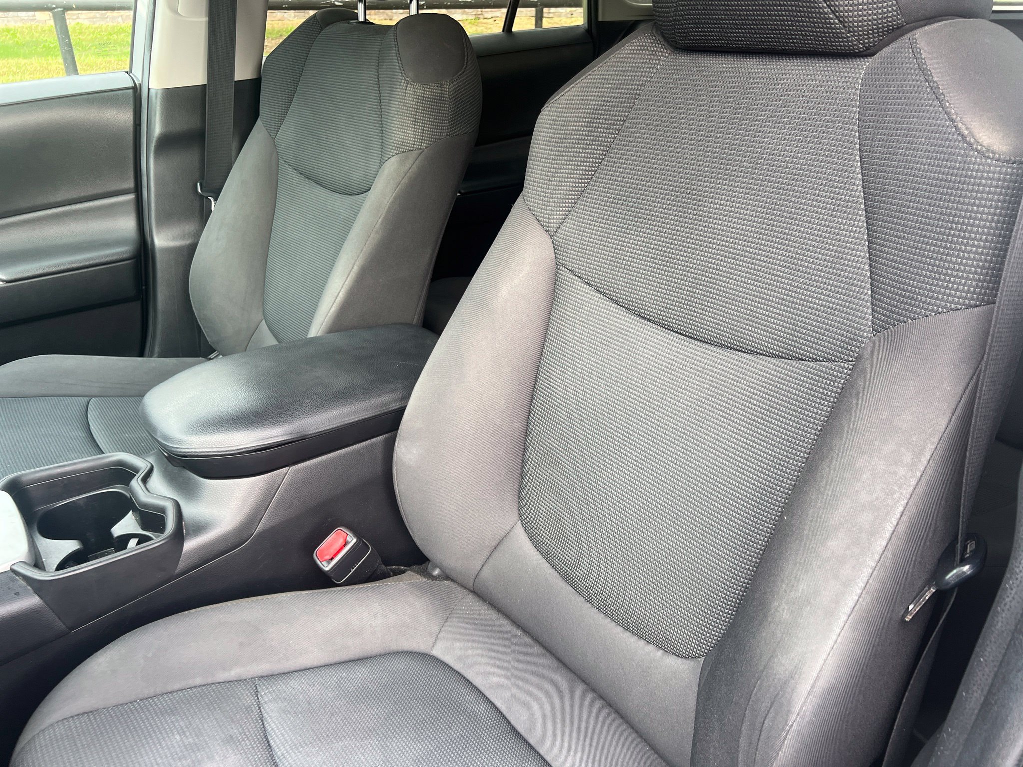 Used 2021 Toyota RAV4 LE FWD image 12