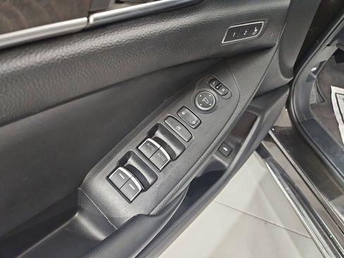 Used 2018 Honda Accord Touring image 11