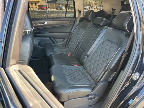 Used 2024 Volkswagen Atlas SEL Premium R-Line image 21