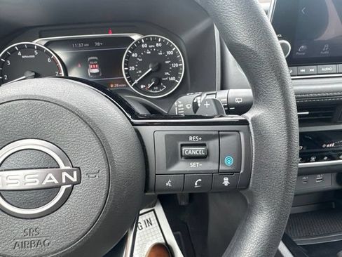 Used 2023 Nissan Rogue SV AWD/4WD image 25