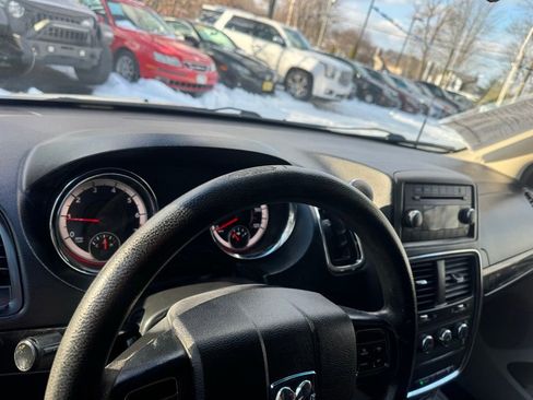 Used 2014 RAM C/V Tradesman image 22