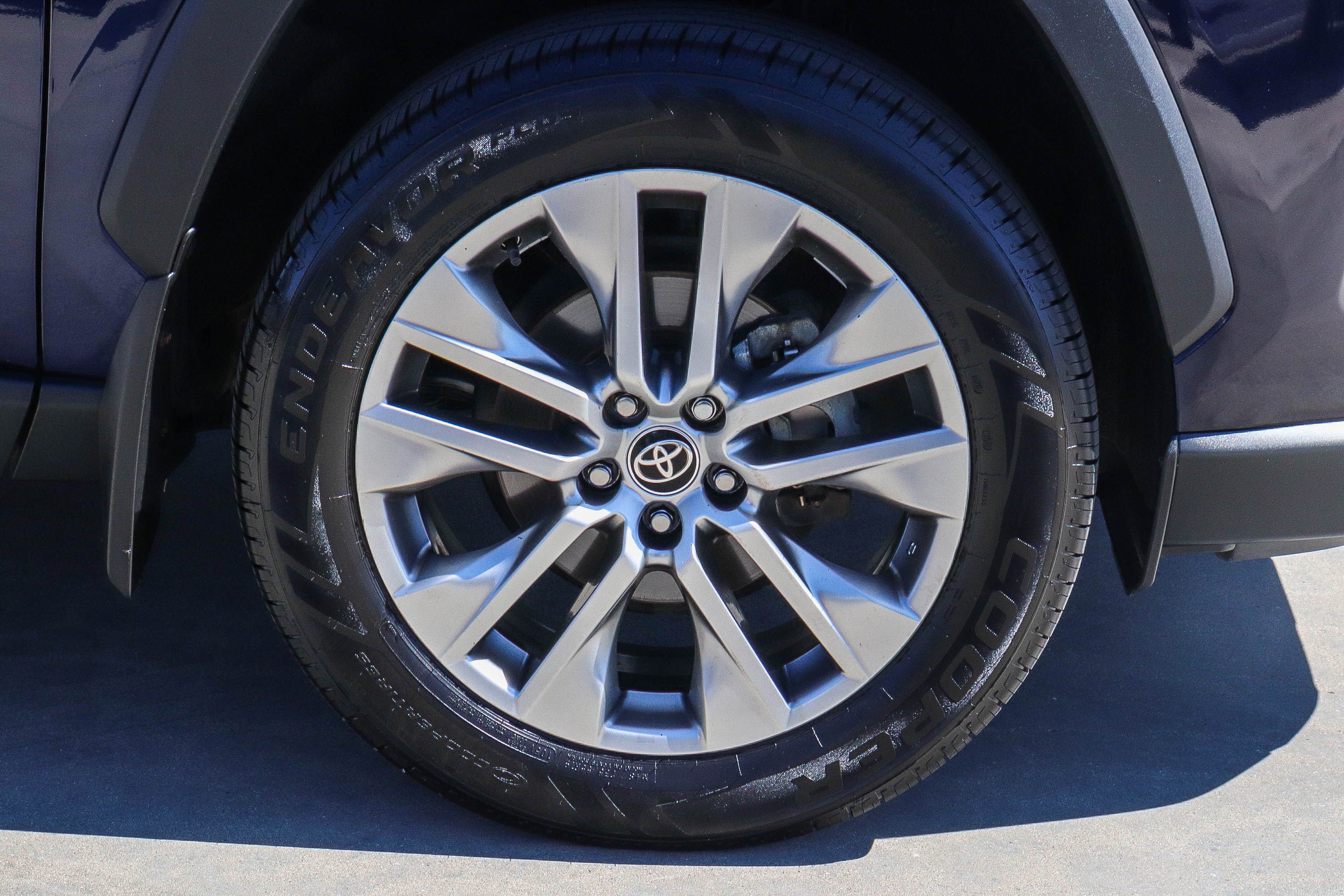 Certified 2022 Toyota RAV4 XLE Premium AWD/4WD image 12